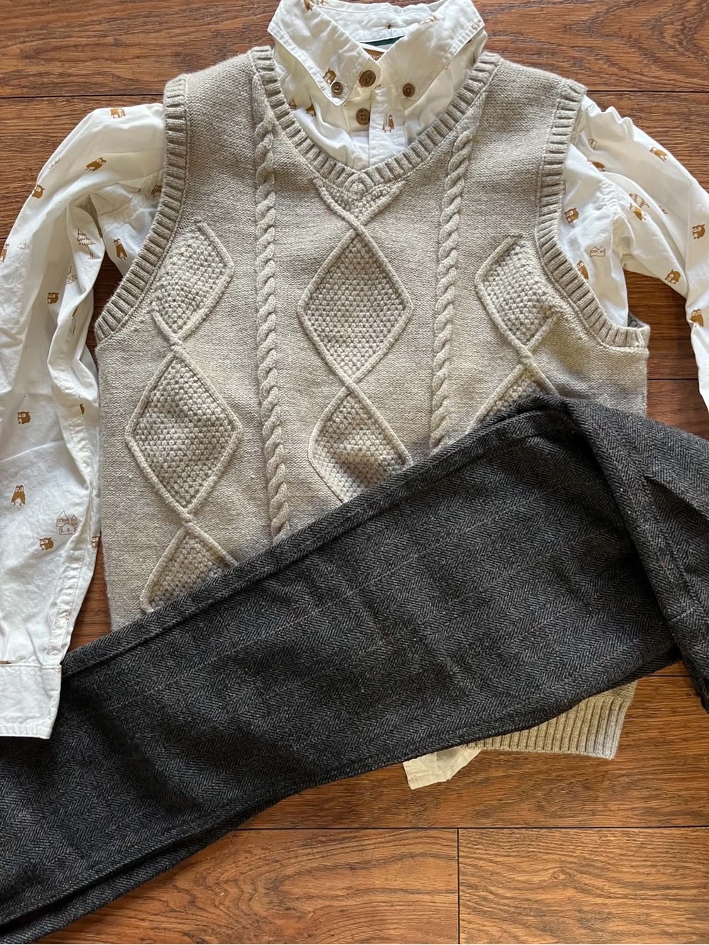 Souris Mini 3-Piece Boy Outfit- Cable Knit Vest, Owl Shirt, Herringbone Pants